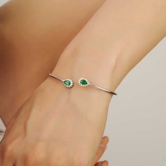 Contemporary Twin Emerald & Diamond Halo Open Cuff Bangle Bracelet in Sterling Silver For Sale - Image 4 of 11