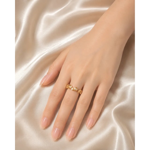Traditional Late 20th Century 18K Yellow Gold Hidalgo Diamond Eternity Swirl Wedding Band Ring, Size 6.5 For Sale - Image 3 of 3