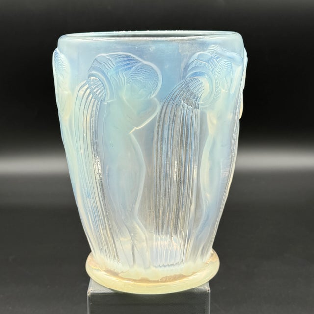 Blue Danaïdes Vase in Opalescent Glass by R. Lalique, 1926 For Sale - Image 8 of 13