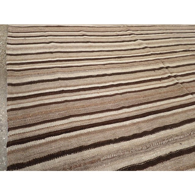 Rustic Galerie Shabab Collection Mid-20th Century Turkish Flatweave Kilim Carpet For Sale - Image 3 of 8