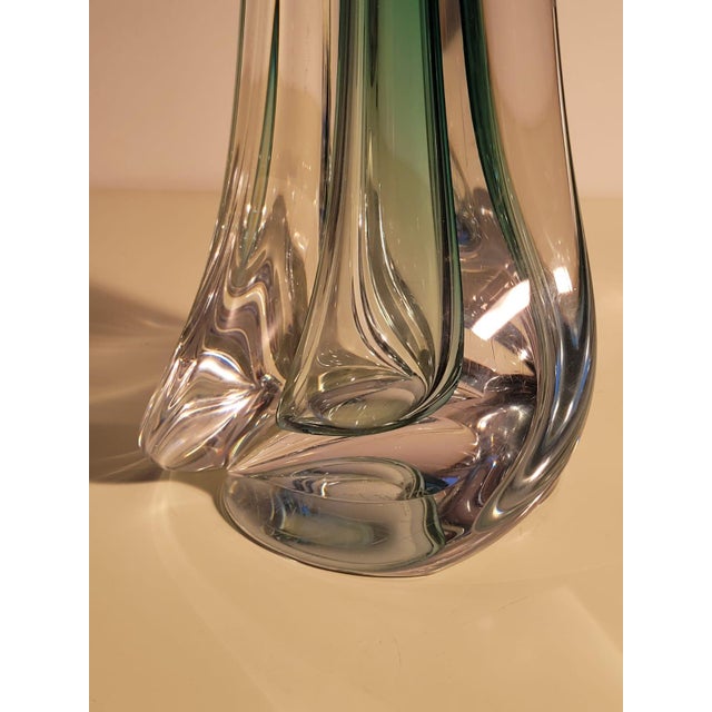 Emerald Green Crystal Table Lamp attributed to Val Saint Lambert, 1950s For Sale - Image 14 of 15