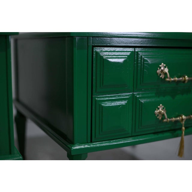 Green Mid 20th Century Transitional Nightstands in Green - Newly Painted For Sale - Image 8 of 15