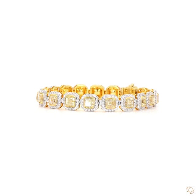 This bracelet from our contemporary estate collection centers on a 2.12-carat diamond in a round brilliant cut for lively,...