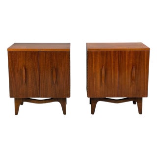 Young Manufacturing, Modern Nightstands, Walnut, Usa, 1960s For Sale