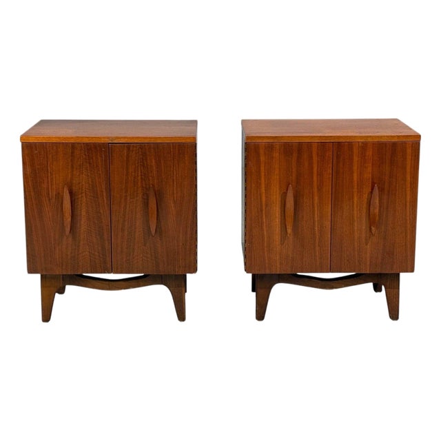 Young Manufacturing, Modern Nightstands, Walnut, Usa, 1960s For Sale
