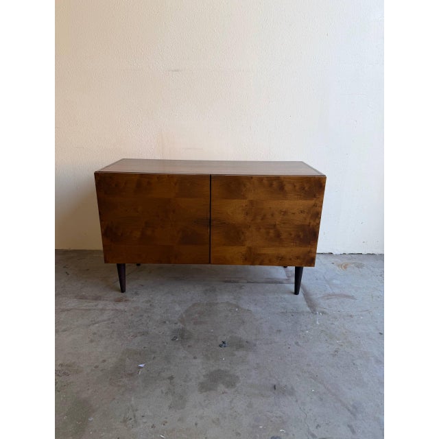 1960s Vintage Danish Rosewood Sideboard Cabinet – Mid Century Modern 2 Door Credenza on Tapered Legs For Sale - Image 5 of 10