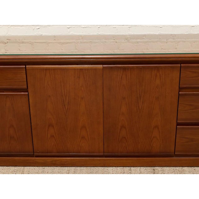 Mid 20th Century Vintage Mid-Century Modern Walnut Credenza With Glass Top For Sale - Image 5 of 12