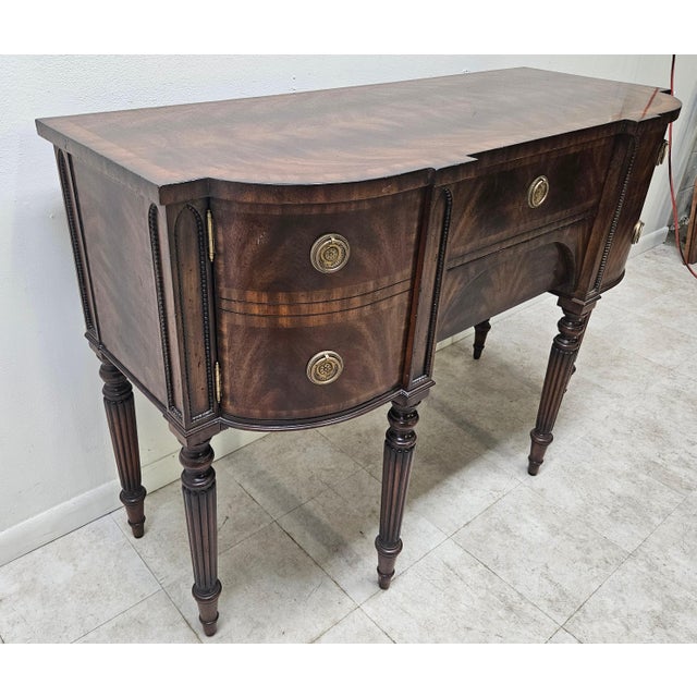 Traditional 1990s Maitland Smith Sheraton Mahogany Petite Sideboard Buffet Server Console For Sale - Image 3 of 12
