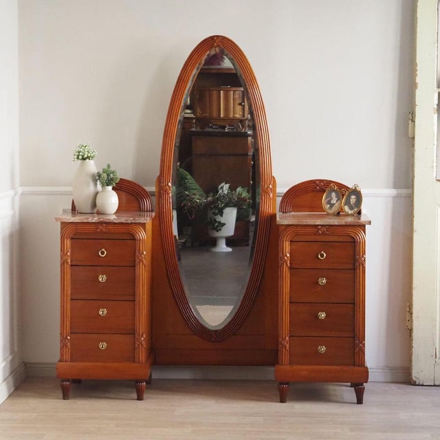 Origin: Belgium Dimensions in cm: H 171 / W 146 / D 47 Characters or special features: Stylish mirror chest of drawers /...