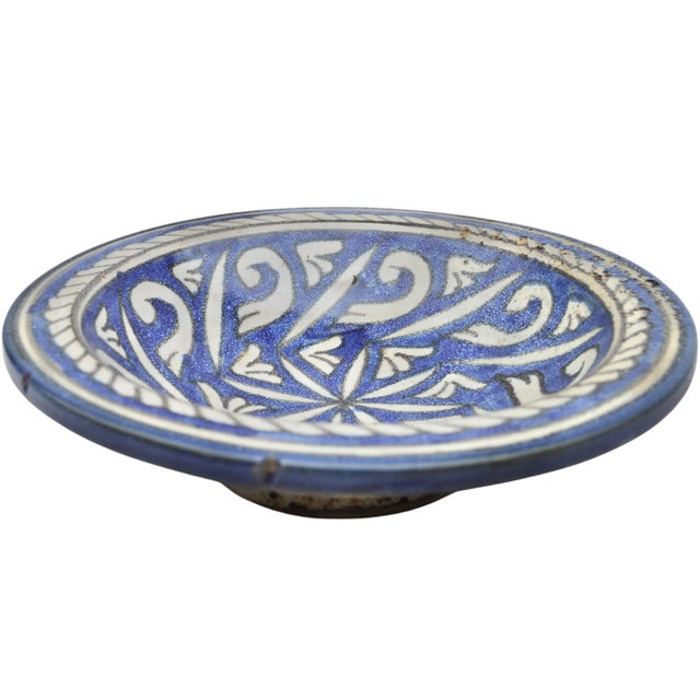 Early 20th Century Moroccan Blue Judaical Pattern Ceramic Decorative Plate For Sale In New York - Image 6 of 10