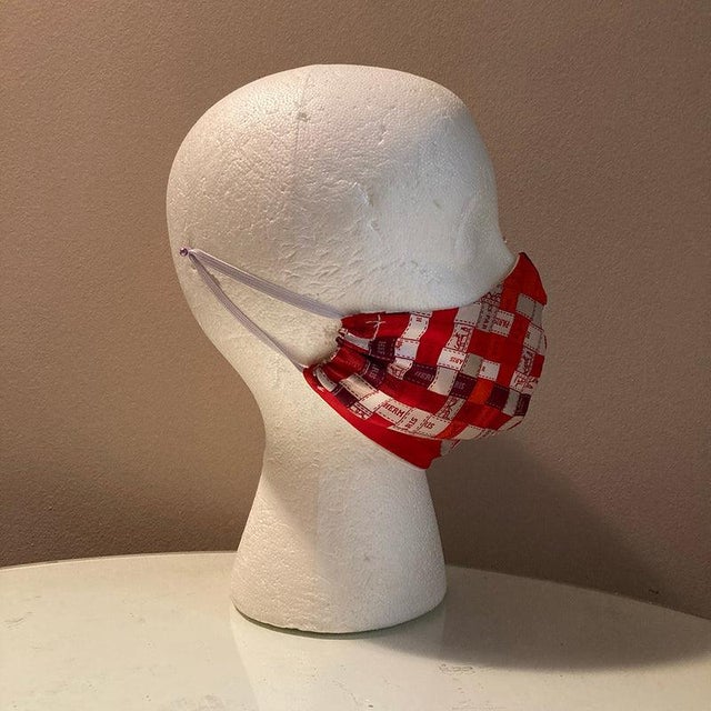 Textile Hermes Bolduc Au Carre Silk Scarf Face Mask in Dark Red For Sale - Image 7 of 9