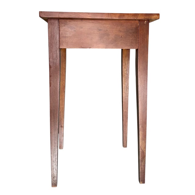 Contemporary 19th Century American Hepplewhite Style Federal Cherry Stand Side Table. For Sale - Image 3 of 10