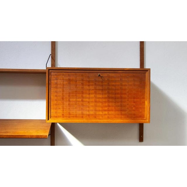Poul cadovius royal system bookshelf – vintage danish design. Created in the late 1940s by danish designer poul cadovius,...
