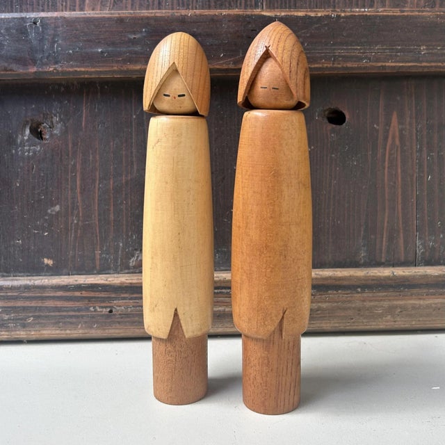 Wood Vintage Minimalist Kokeshi Figurines, 1970s, Set of 2 For Sale - Image 7 of 8