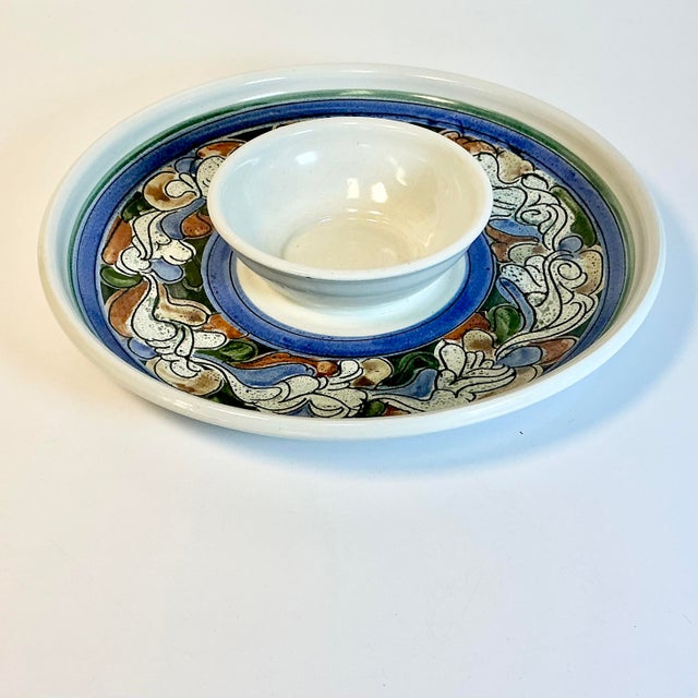 1980s Vintage Folk Arts & Craft Pottery Studio Chip and Dip, Artist Signed. For Sale - Image 9 of 11