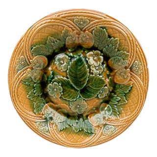 Large French Majolica Strawberries Plate, Circa 1890 For Sale