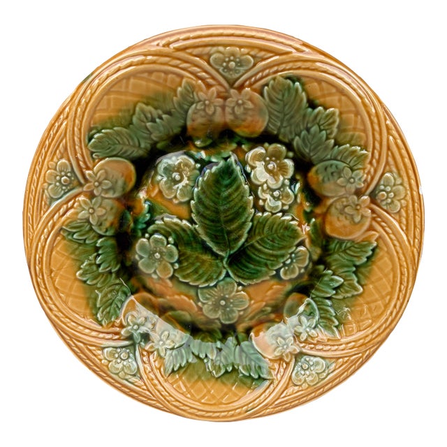 Large French Majolica Strawberries Plate, Circa 1890 For Sale