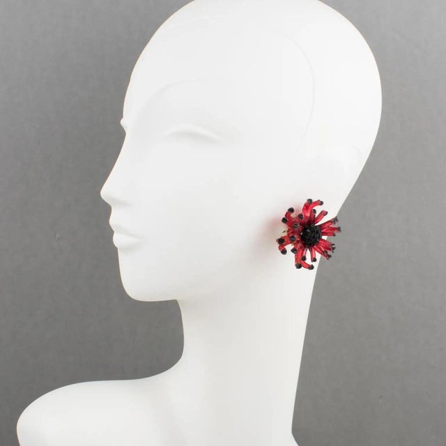 These stunning French Jewelry Designer Francoise Montague Paris resin clip-on earrings feature a dimensional anemone...