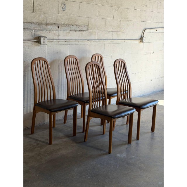 Modern Solid Oak High-Back Dining Chairs Set of 5 With Brown Upholstery Vintage 1980s For Sale - Image 3 of 11
