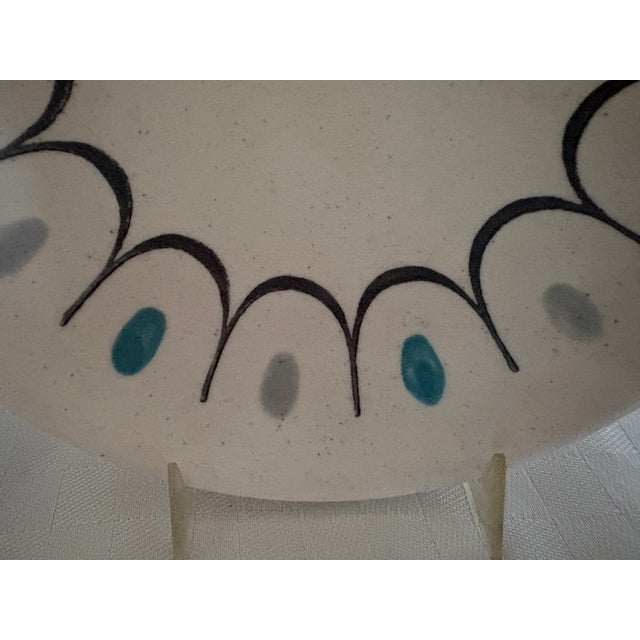 1950s 4 Metlox Dessert Plates and an Oval Serving Plate - 5 pcs For Sale - Image 12 of 14