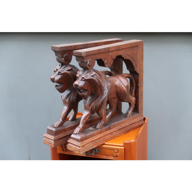 Wood Pair of Large Antique Carved Oak Lions Bookends – 19th Century Renaissance Revival Corbels – Gothic Bookends – Architectural Wood Decor For Sale - Image 7 of 15