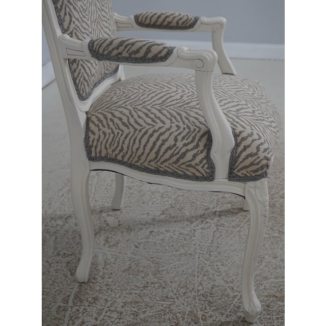 Set of 10 MGM White Painted Louis XV Dining Chairs For Sale In Philadelphia - Image 6 of 18