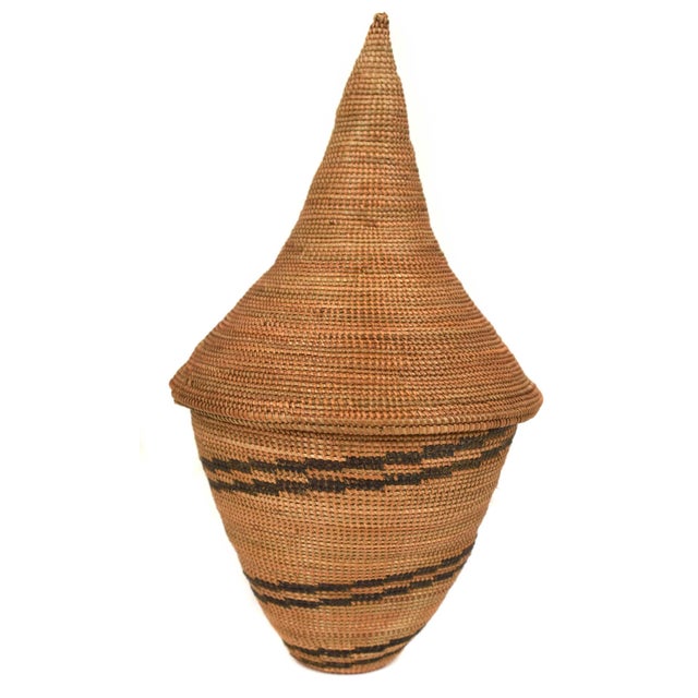 Early 20th Century Tutsi Tight Weave Basket with Lid Rwanda For Sale - Image 4 of 4