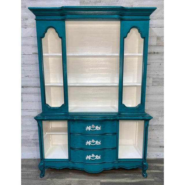 Turquoise 1970s Turquoise French Provincial Bassett Hutch With Open Display For Sale - Image 8 of 11