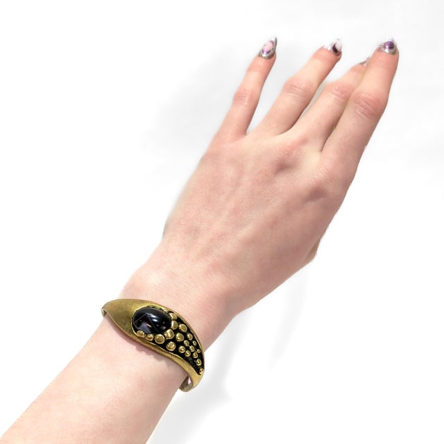 Paul Lobel Signed Mid-Century Stephen Burr Brutalist Cast Brass & Agate Cabochon Bracelet For Sale - Image 4 of 11