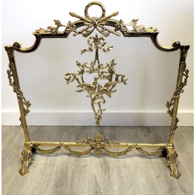 Brass Louis XV Style Brass Fireplace Screen With Birds & Garland Motifs, Italy 1960s–1970s For Sale - Image 8 of 9