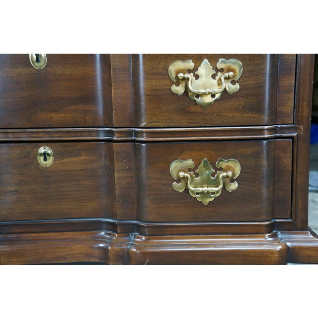 1970s Harden Georgian Chippendale Style Cherry Goddard Block Front Chest of Drawers For Sale - Image 11 of 18
