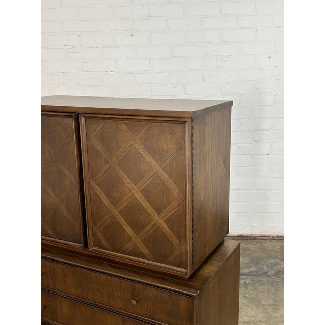 W44 W40.5 D20 D17 H54 Fully restored highboy dresser by United Furniture. Item has inlaid cross grain , has been...