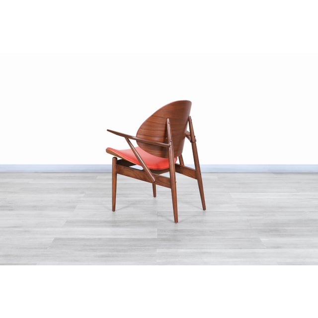 Sienna Mid-Century Leather "Clam Shell" Armchair by Seymour J. Wiener for Kodawood For Sale - Image 8 of 12