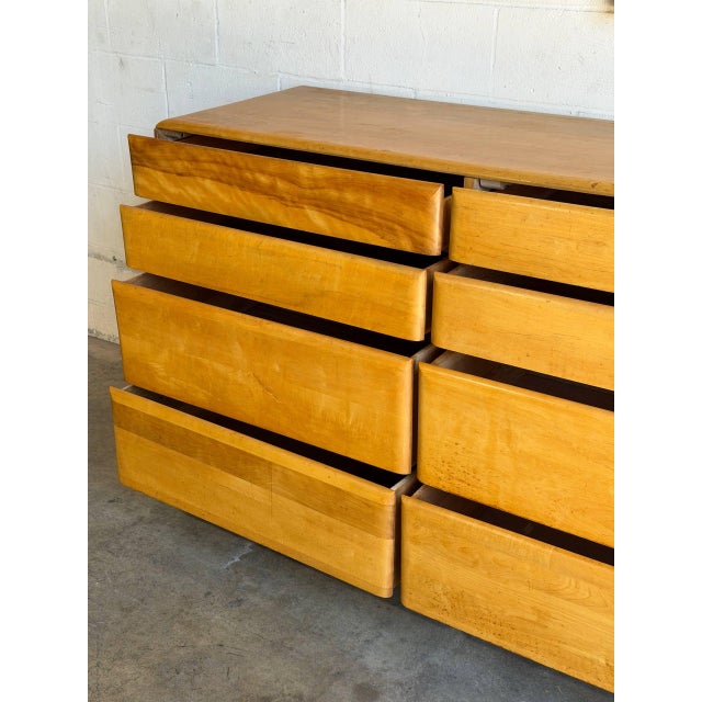 1950s Heywood Wakefield Stardust Maple 8 Drawer Storage Lowboy Dresser Mid-Century Modern 1950s For Sale - Image 5 of 10
