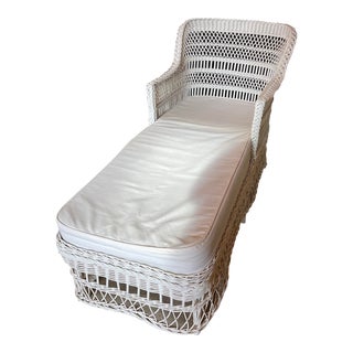 Antique Painted Wicker Chaise With White Cushion For Sale