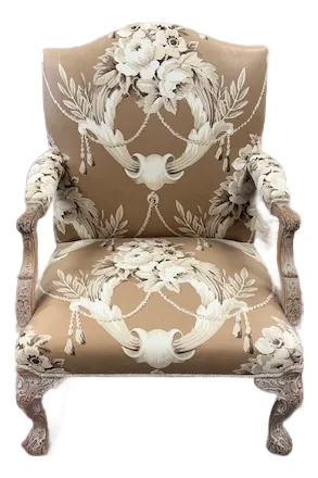 Early 20th Century English Walnut Gainsborough Chair