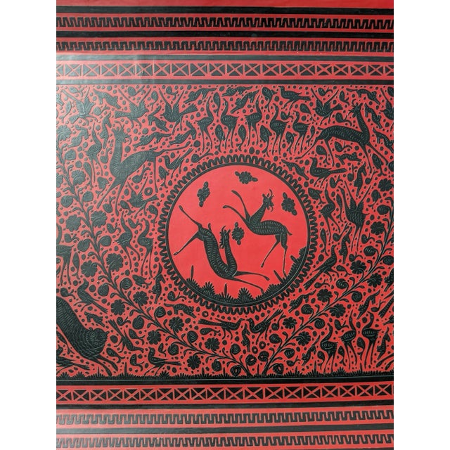 Late 20th Century Vintage Chinese Black on Red Lacquer Serving Tray Platter With Etched Flora & Fauna For Sale - Image 5 of 12