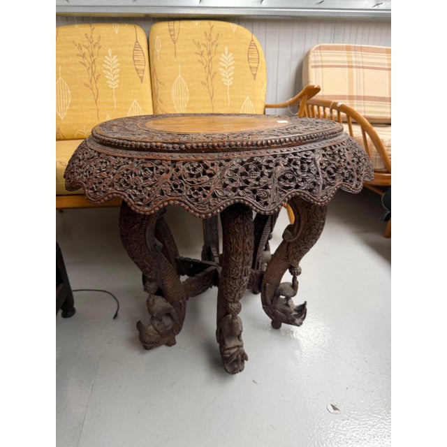 Indian Carved Hardwood Revolving Table, in Good conditions. Designed before 1890