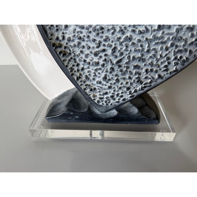 1980s Vintage Italian Ceramic Fish Table Lamp With Lucite Base For Sale In Miami - Image 6 of 12