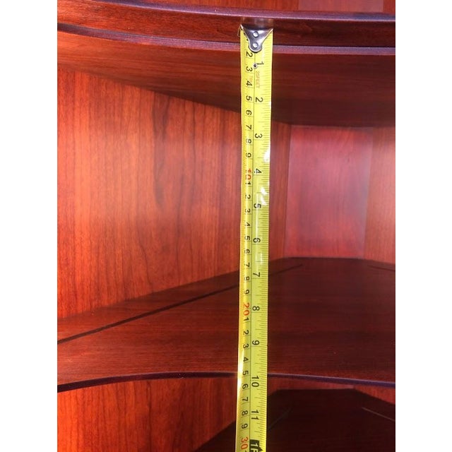 1990s Henkel Harris Cherry Corner Cabinet, Display Cabinet For Sale - Image 10 of 11