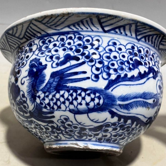 Early 20th Century Blue and White Phoenix & Grape Porcelain Bowl, Chinoiserie Decor Basin For Sale - Image 5 of 9
