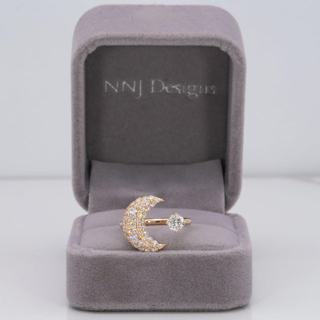 Modern 1.2Ct Lab Grown Diamond Moon Ring With Diamond Accents in Solid 14k Gold, Size 6.75 For Sale - Image 3 of 10