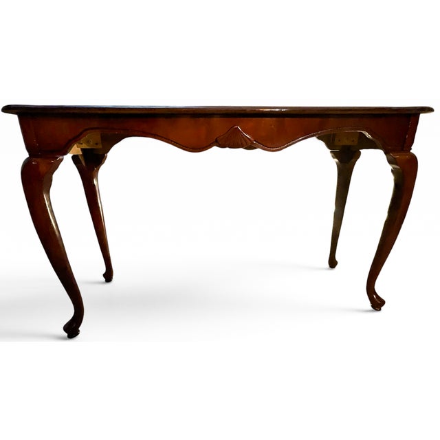 Late 20th Century Queen Anne Style Carved Shell Inlaid Banded Mahogany Console Sofa Table With Pad Feet For Sale - Image 14 of 18