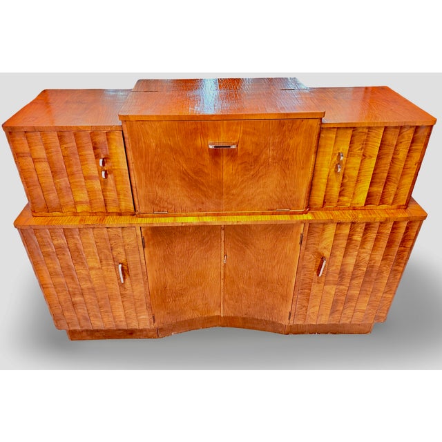 1930’s Art Deco Fluted Burr Walnut Cocktail Bar Server For Sale - Image 4 of 12