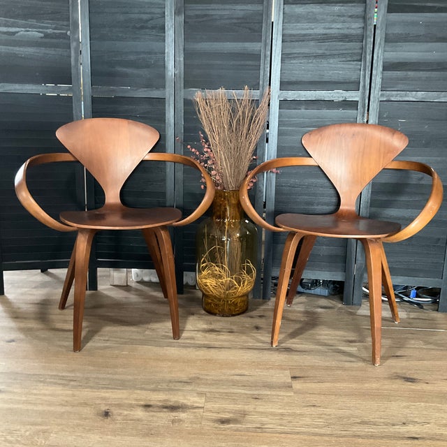 Cherner Armchairs by Norman Cherner, Cherner Chair Company, 2005 (Pair) For Sale - Image 17 of 17