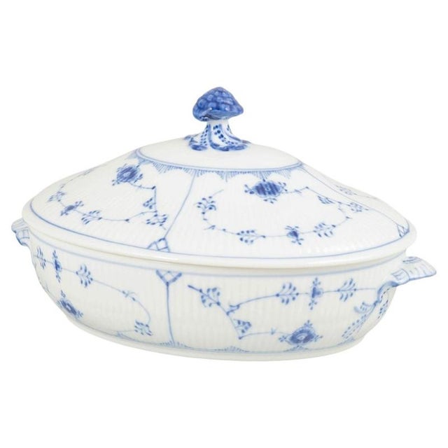 Blue Fluted Plain Oval Tureen with Lid in Porcelain from Royal Copenhagen, 1962 For Sale - Image 6 of 6