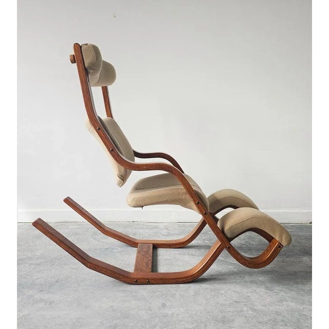 1980s Iconic Gravity Balans Reclining Chair attributed to Peter Opsvik for Varier, Norway, 1980s For Sale - Image 5 of 13