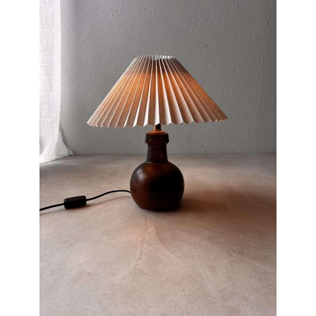 Brown Minimalist Ceramic Table Lamp, Denmark, 1960s For Sale - Image 8 of 8