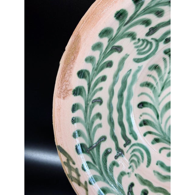 Ceramic Vintage Spanish Fajalauza Lebrillos with Hand-Painted Green Decoration, Set of 3 For Sale - Image 7 of 13