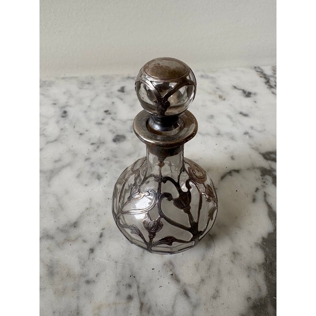Art Nouveau Sterling Silver and Glass Art Nouveau Perfume Bottle For Sale - Image 3 of 4